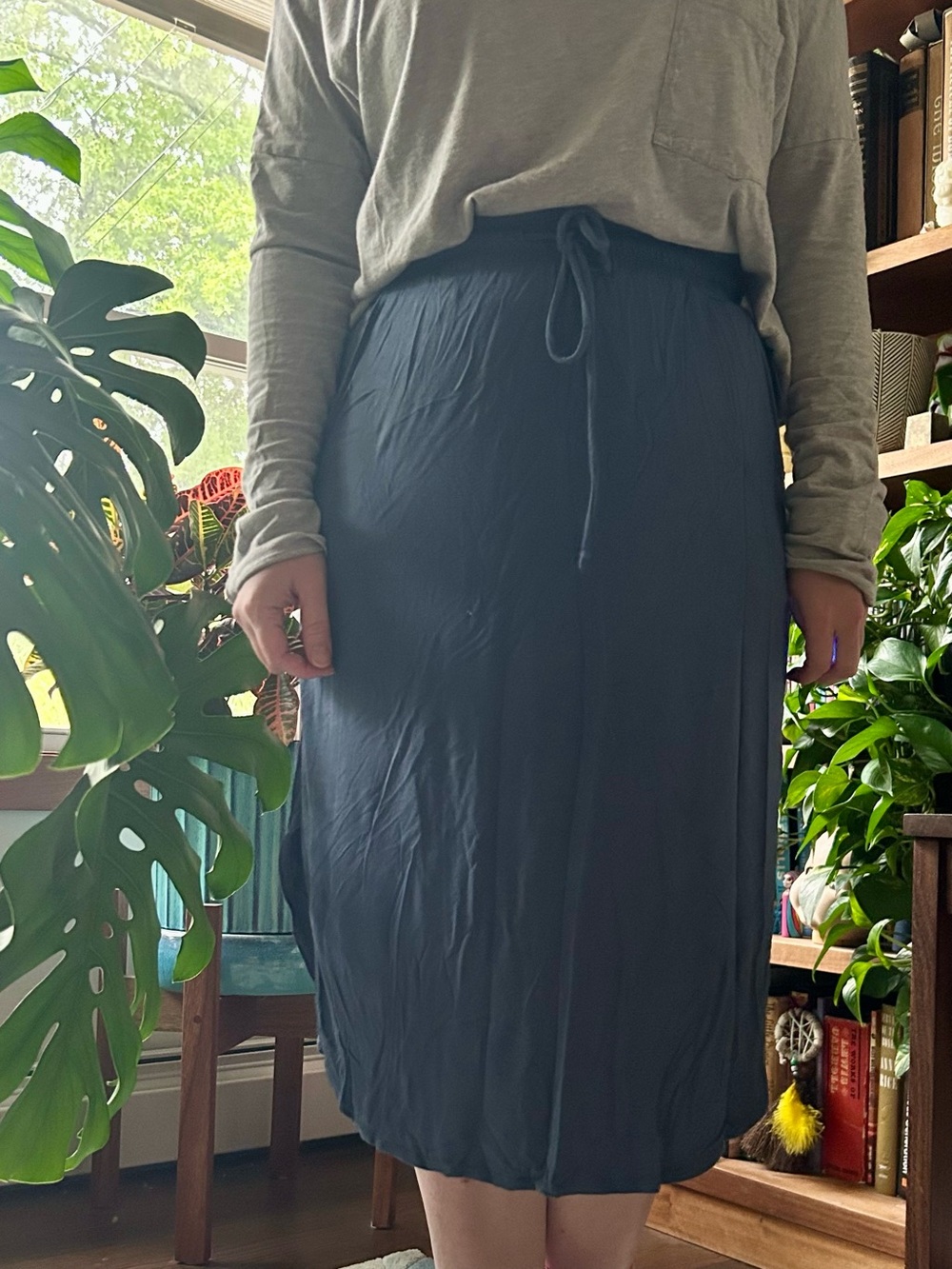 Sozy Camila Modal Midi Skirt in Modern Navy Size S